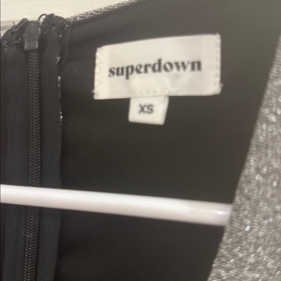 Superdown Laurie Metallic Long Sleeve Mini Dress NWT - Picture 4 of 6